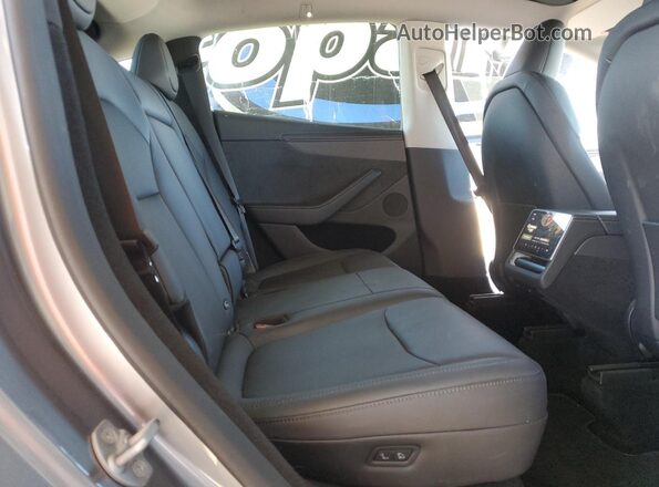 7SAYGDEE8TF328964 2026 TESLA MODEL Silver Rear seats view