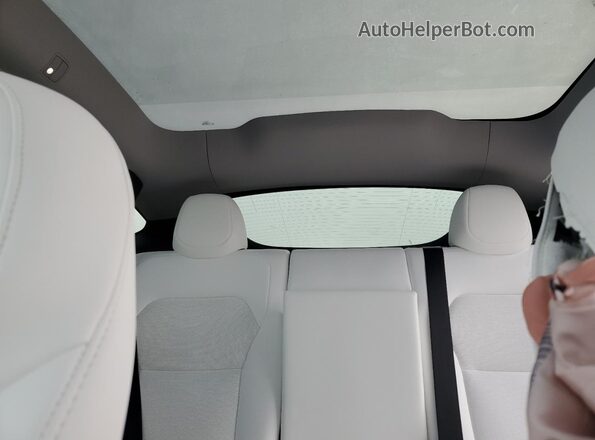 7SAYGDEEXTF340761 2026 TESLA MODEL Белый Вид задних сидений