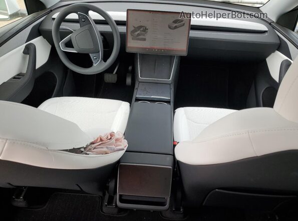 7SAYGDEEXTF340761 2026 TESLA MODEL Белый Вид панели приборов