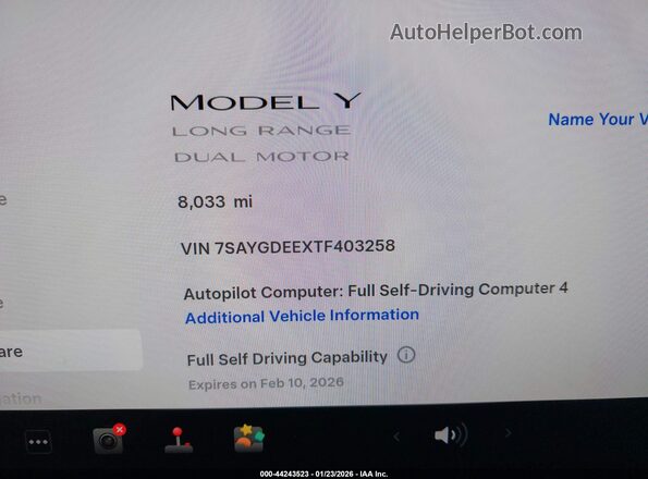 7SAYGDEEXTF403258 2026 TESLA MODEL Y Red Widok tylnych siedzeń