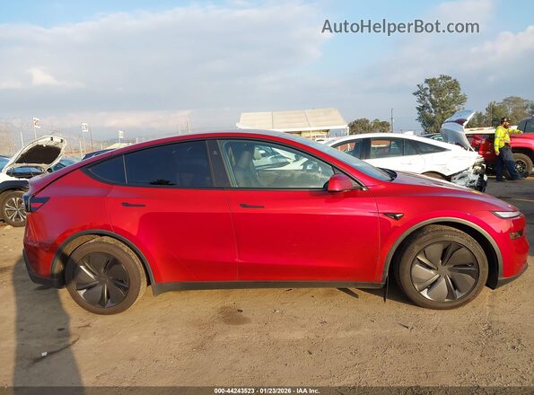 7SAYGDEEXTF403258 2026 TESLA MODEL Y Red Widok wnętrza z tyłu