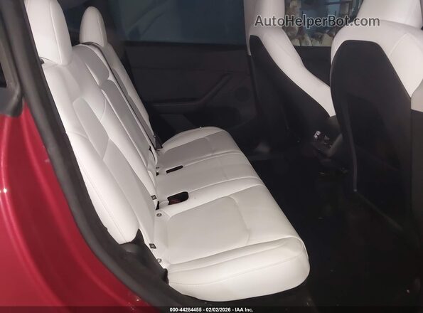7SAYGDEFXSA352414 2025 TESLA MODEL Y Red VIN կոդի պիտակի տեսք
