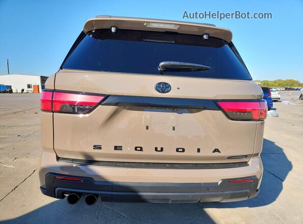 7SVAAABA0SX067579 2025 TOYOTA SEQUOIA Tan Vista trasera