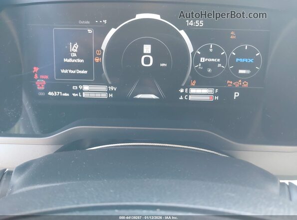 7SVAAABA1PX008855 2023 TOYOTA SEQUOIA Silver უკანა სავარძლების ხედი