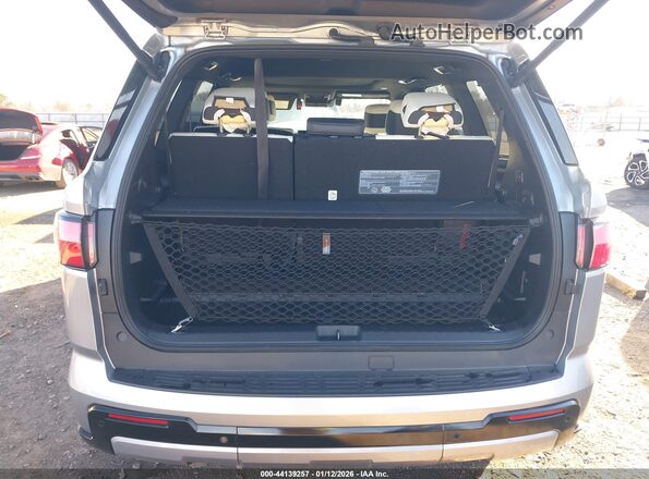 7SVAAABA1PX008855 2023 TOYOTA SEQUOIA Silver 