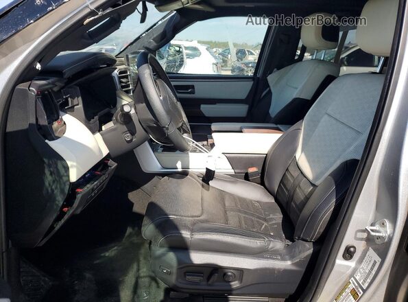 7SVAAABA1PX014834 2023 TOYOTA SEQUOIA Silver Vista interior delantera