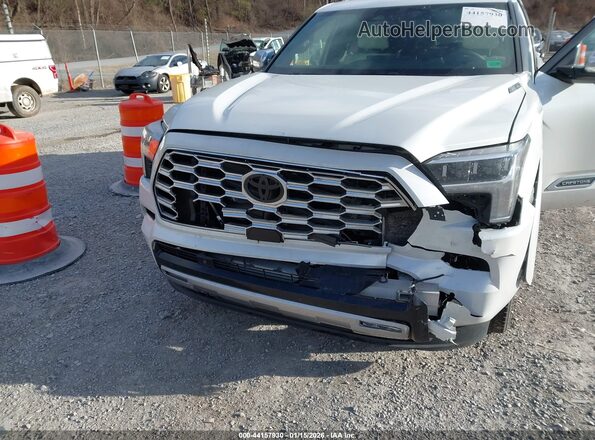 7SVAAABA3RX031489 2024 TOYOTA SEQUOIA Белый Вид спереди