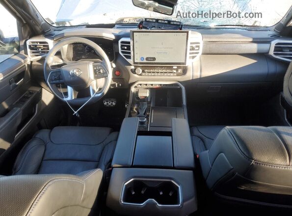 7SVAAABA4SX061333 2025 TOYOTA SEQUOIA Gray წინა პანელის ხედი