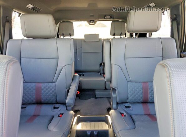 7SVAAABA5TX077249 2026 TOYOTA SEQUOIA White უკანა სავარძლების ხედი