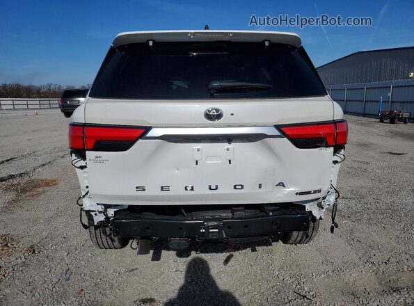 7SVAAABA5TX077249 2026 TOYOTA SEQUOIA White უკანა ხედი