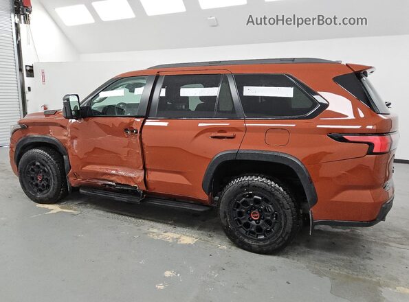 7SVAAABA6RX044219 2024 TOYOTA SEQUOIA Orange 