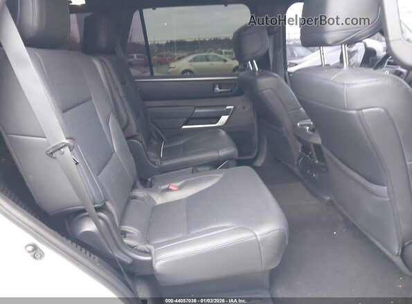 7SVAAABA7PX005703 2023 TOYOTA SEQUOIA White Вид наклейки з VIN-кодом