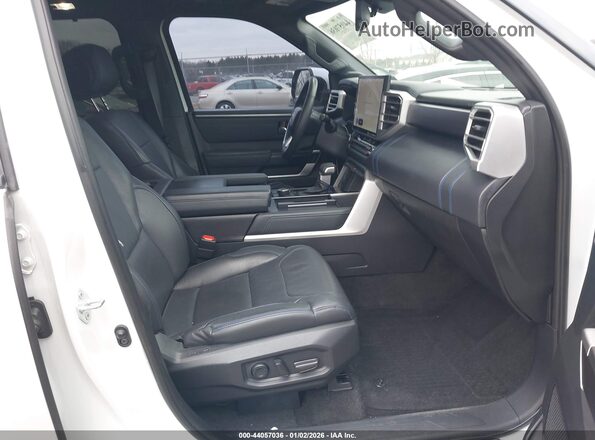 7SVAAABA7PX005703 2023 TOYOTA SEQUOIA White Вид салону спереду