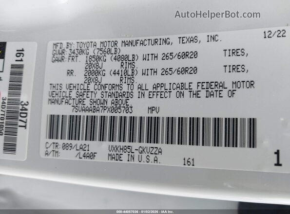 7SVAAABA7PX005703 2023 TOYOTA SEQUOIA White Вид підкапотного простору