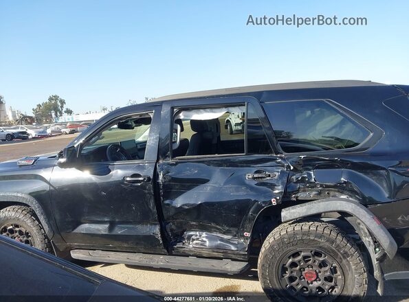 7SVAAABA8PX019870 2023 TOYOTA SEQUOIA Черный Панорамный вид салона 360°