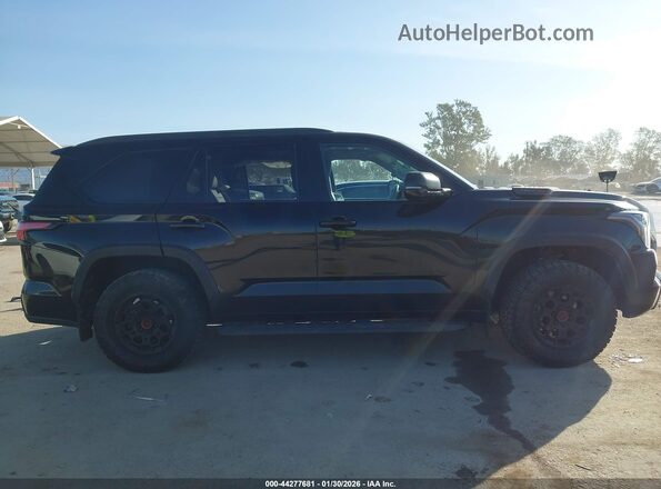 7SVAAABA8PX019870 2023 TOYOTA SEQUOIA Черный Вид задней части салона
