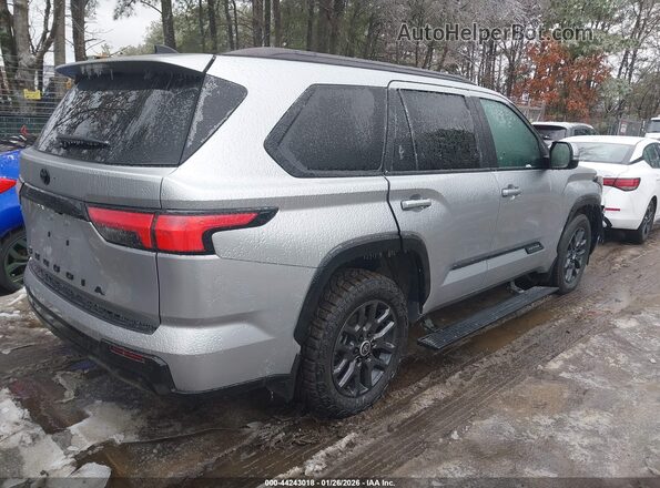 7SVAAABA9RX028385 2024 TOYOTA SEQUOIA Серый Задняя правая четверть