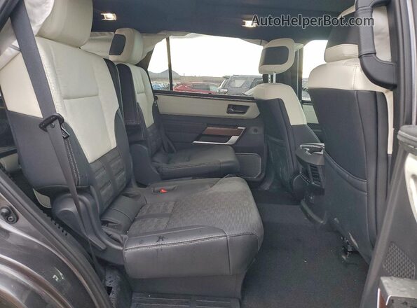 7SVAAABA9SX056581 2025 TOYOTA SEQUOIA Gray Հետևի նստատեղերի տեսք