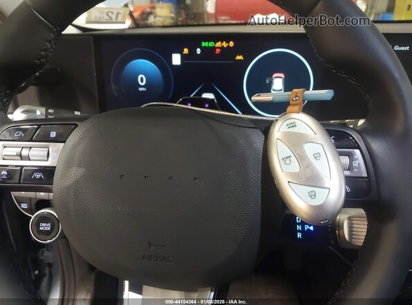 7YAKNDDCXTY049355 2026 HYUNDAI IONIQ 5 Light Blue Вид панели приборов