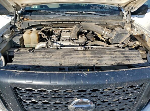 1N6BA1F31JN519427 2018 NISSAN TITAN Белый Вид подкапотного пространства