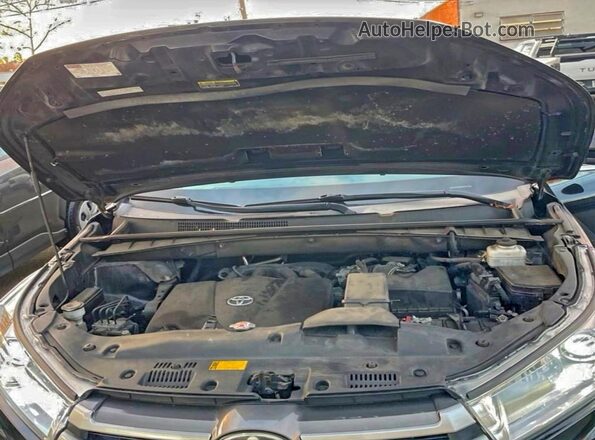 5TDJZRFH7KS599622 2019 TOYOTA LE Черный Вид панели приборов