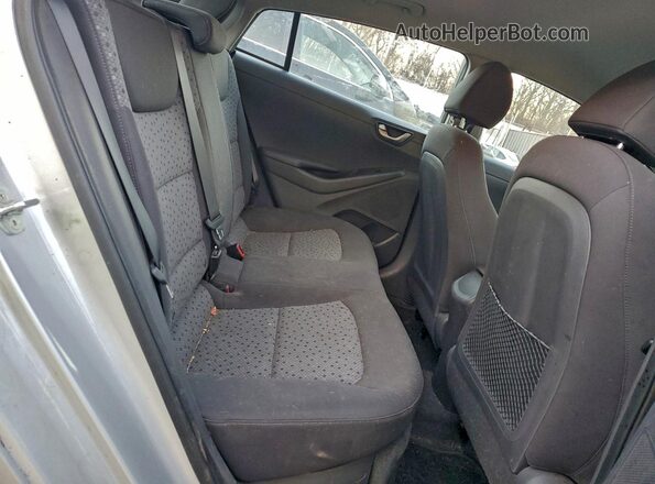 KMHC65LC1HU032292 2017 HYUNDAI IONIQ Серебряный Вид задней части салона