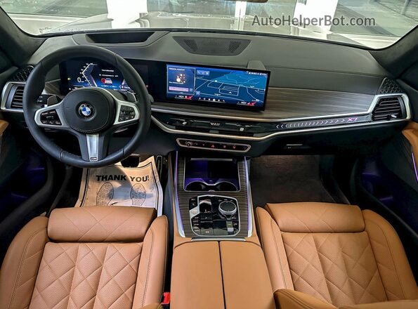 5UX23EM02T9158734 2026 BMW X7 Белый Вид задних сидений