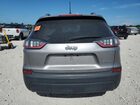 2019 Jeep Cherokee Latitude Plus Silver vin: 1C4PJLLB2KD318644