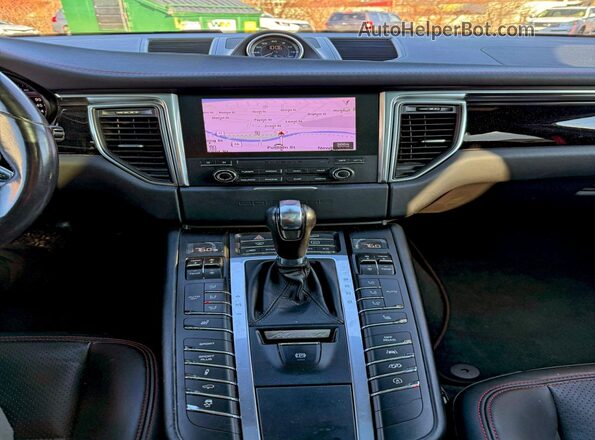 WP1AG2A51HLB55591 2017 PORSCHE MACAN Черный Вид подкапотного пространства