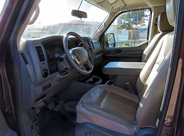 5BZAF0AAXGN853139 2016 NISSAN NV Коричневый Вид задних сидений