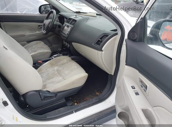 JA4AP3AW2HZ044622 2017 MITSUBISHI OUTLANDER SPORT White Widok wnętrza z przodu
