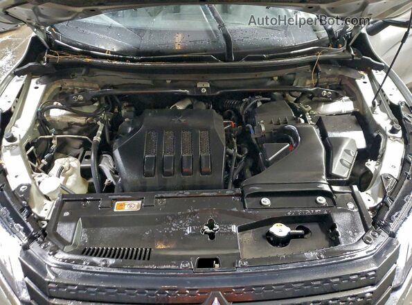 JA4ATWAA7PZ001393 2023 MITSUBISHI ECLIPSE Серебряный Вид задней части салона