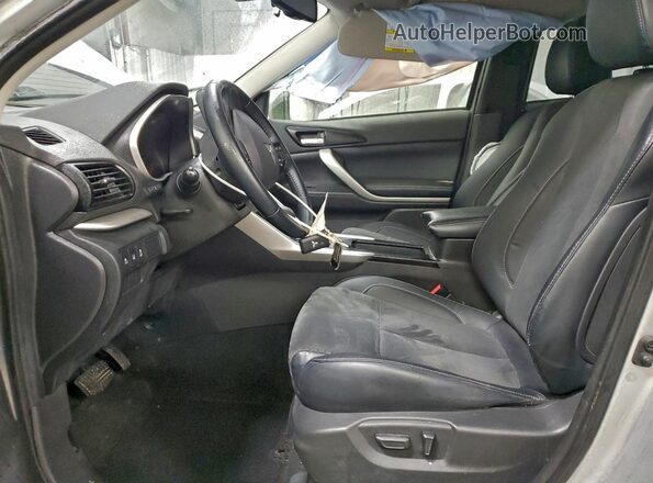 JA4ATWAA7PZ001393 2023 MITSUBISHI ECLIPSE Серебряный Вид салона спереди