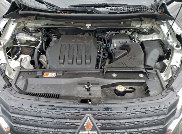 JA4ATWAA7RZ035885 2024 MITSUBISHI ECLIPSE Серебряный Вид задней части салона