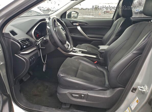 JA4ATWAA7RZ035885 2024 MITSUBISHI ECLIPSE Серебряный Вид салона спереди