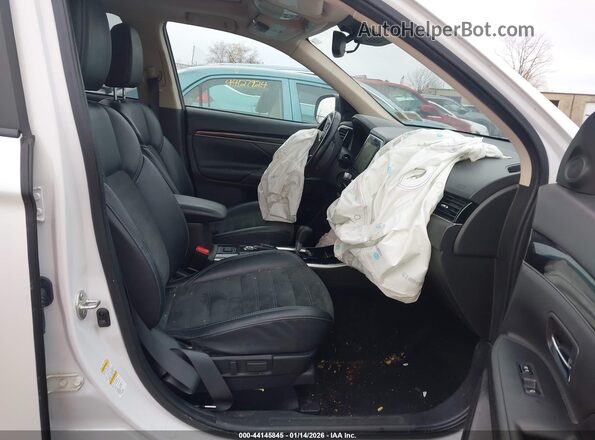 JA4AZ3A39LZ047414 2020 MITSUBISHI OUTLANDER Белый Вид салона спереди