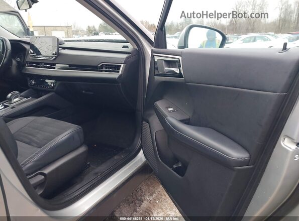 JA4J4UA83PZ024555 2023 MITSUBISHI OUTLANDER Серебряный Вид салона спереди