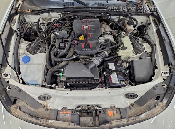 JC1NFAEK0H0113623 2017 FIAT 124 White Widok wnętrza z tyłu