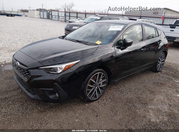 JF1GUAFC7S8277832 2025 SUBARU IMPREZA Черный Передняя левая четверть