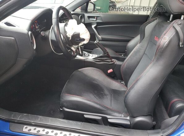 JF1ZCAC11H9601553 2017 SUBARU BRZ Blue Widok wnętrza z przodu