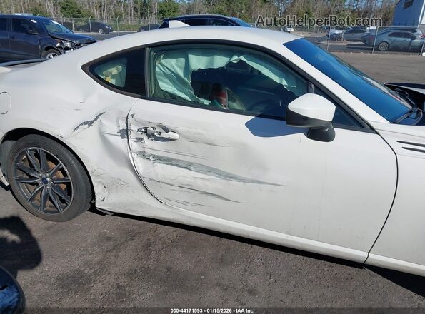 JF1ZCAC13H8605335 2017 SUBARU BRZ Белый Вид спереди