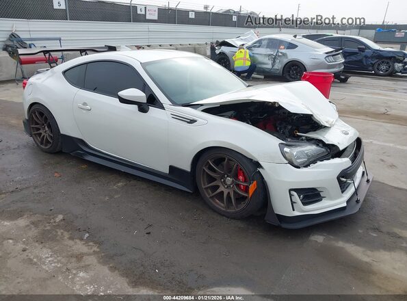 JF1ZCAC17H9605946 2017 SUBARU BRZ Белый Передняя правая четверть