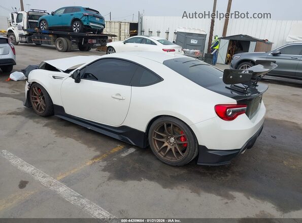 JF1ZCAC17H9605946 2017 SUBARU BRZ Белый Задняя левая четверть