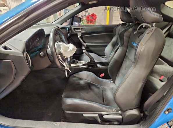 JF1ZCAC19G9600665 2016 SUBARU BRZ Синий Вид салона спереди