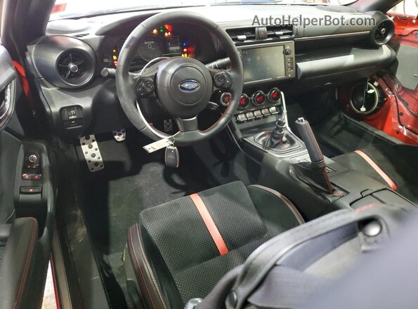 JF1ZDBE17R9701321 2024 SUBARU BRZ Красный Вид панели приборов
