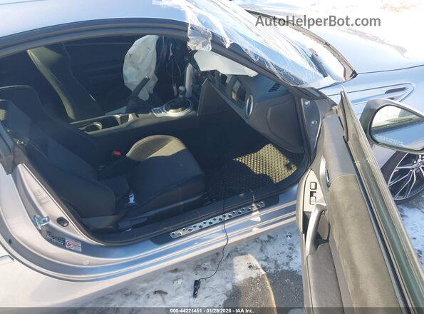 JF1ZNAA14K8700622 2019 TOYOTA 86 Silver Vista interior delantera