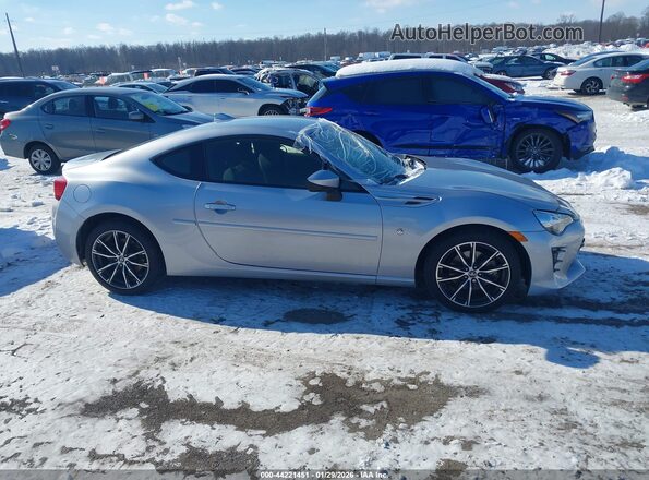 JF1ZNAA14K8700622 2019 TOYOTA 86 Silver Vista interior trasera
