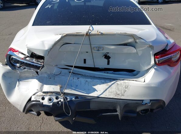 JF1ZNAA14L8753709 2020 TOYOTA 86 White Widok z przodu
