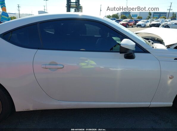 JF1ZNAA14L8753709 2020 TOYOTA 86 White Widok wnętrza z tyłu