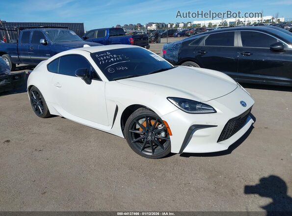 JF1ZNBE18R9760150 2024 TOYOTA GR86 Белый Передняя правая четверть
